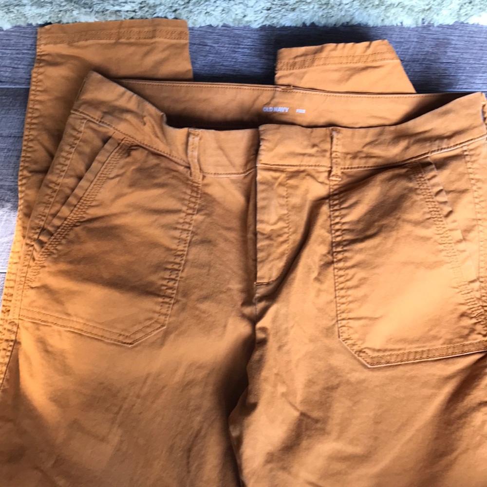 Old navy pixie pants - Picture 2 of 2